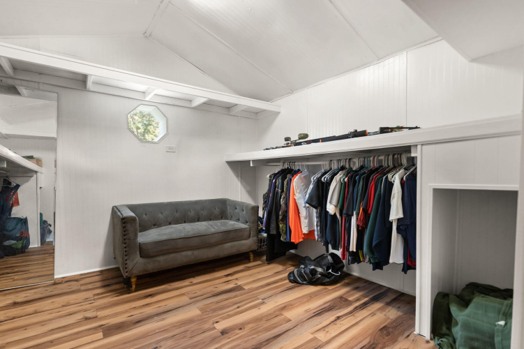 Listing Image 124