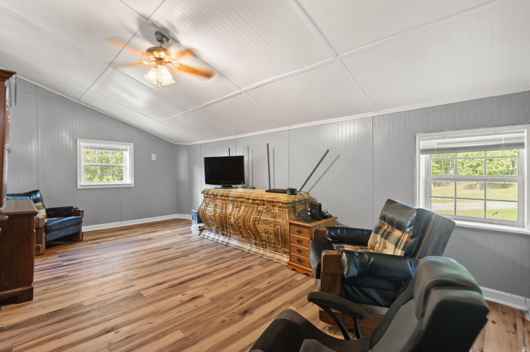 Listing Image 125
