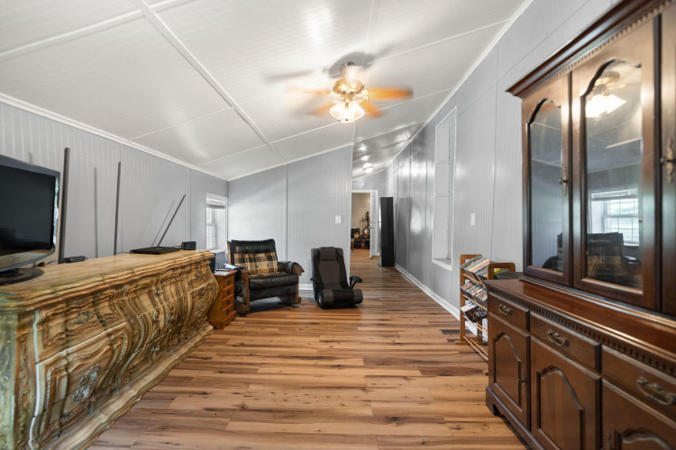 Listing Image 126