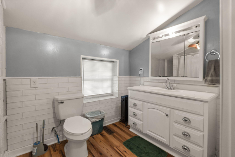Listing Image 128