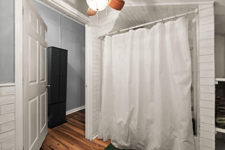 Listing Image 129