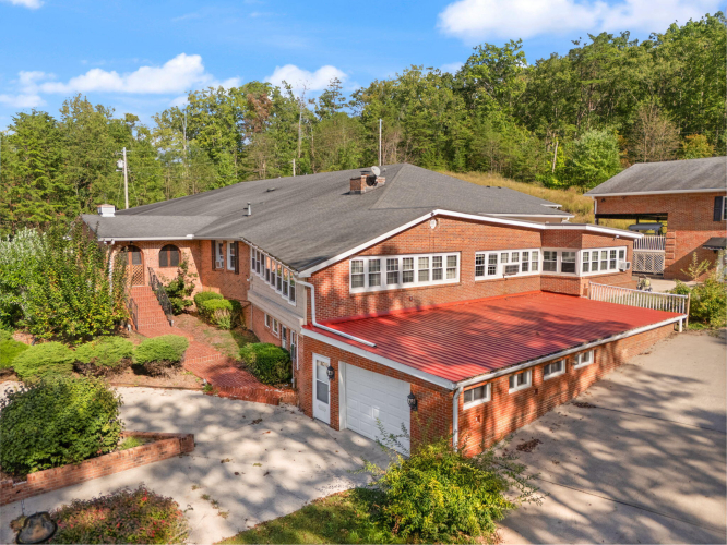 Listing Image 140