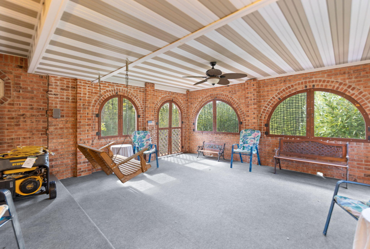 Listing Image 80