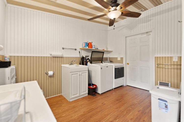 Listing Image 100