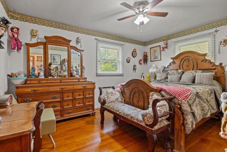 Listing Image 22