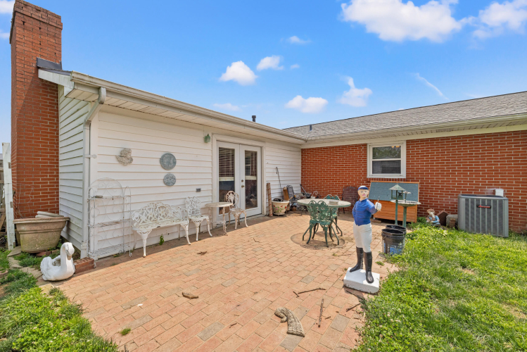 Listing Image 28