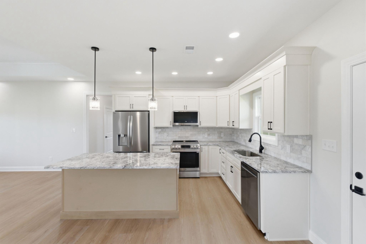 Listing Image 13