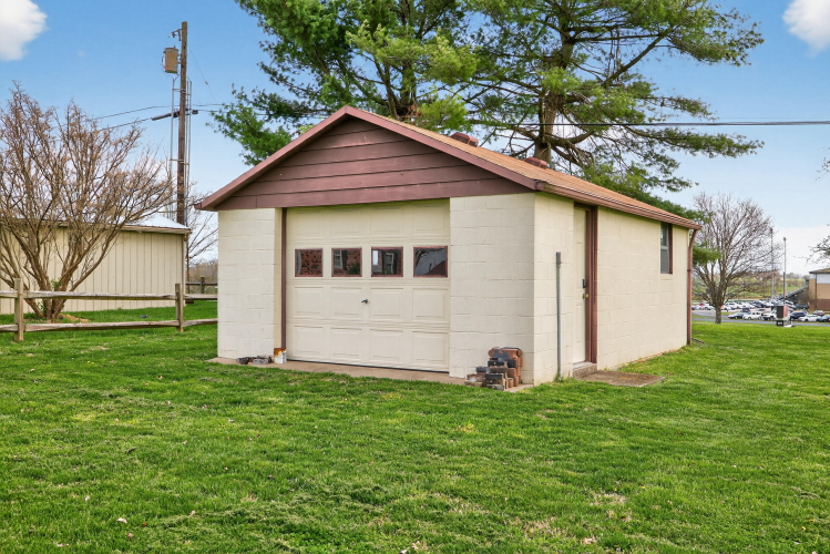 Listing Image 43