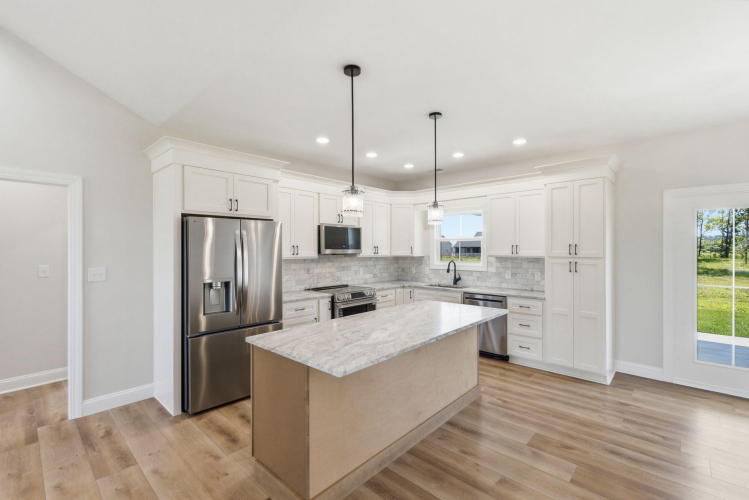 Listing Image 19