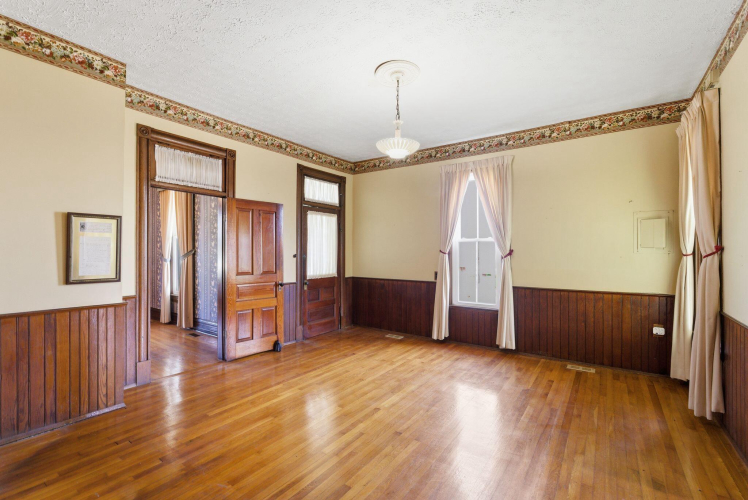 Listing Image 22