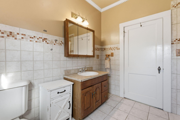 Listing Image 56