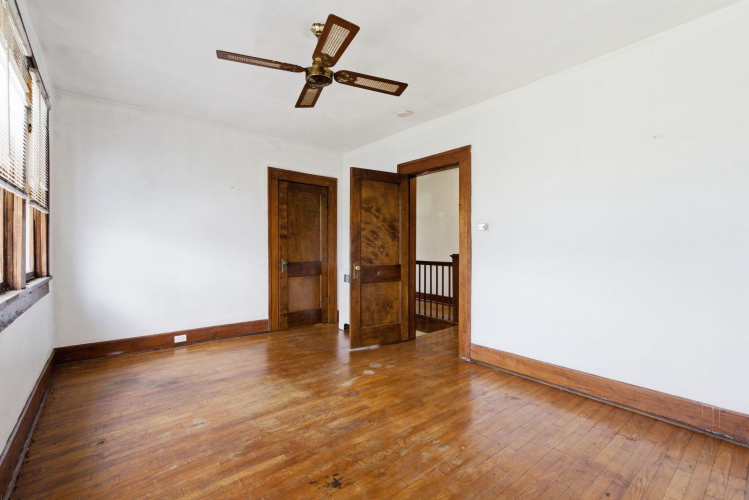 Listing Image 28