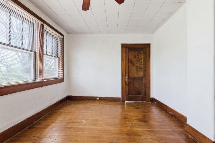 Listing Image 32