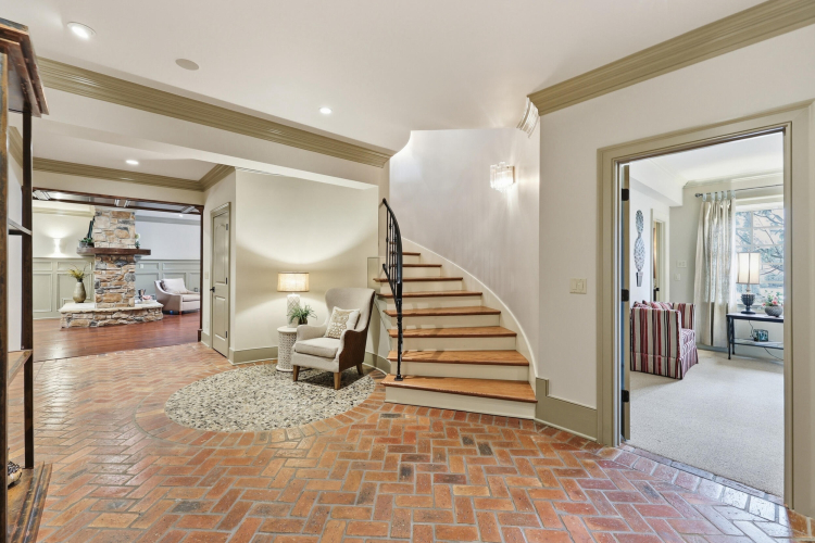 Listing Image 86