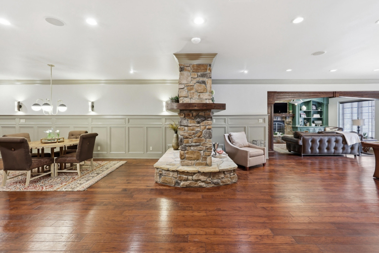Listing Image 90