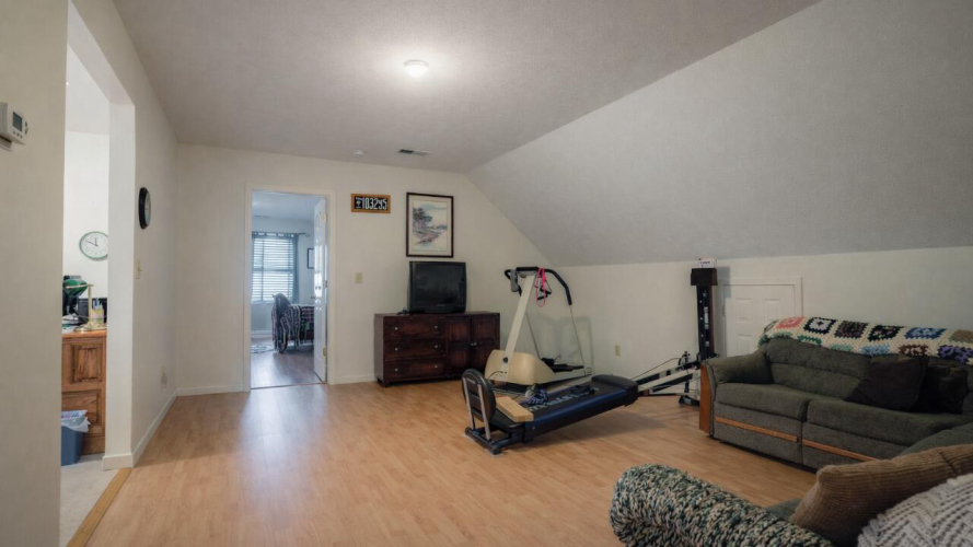 Listing Image 27