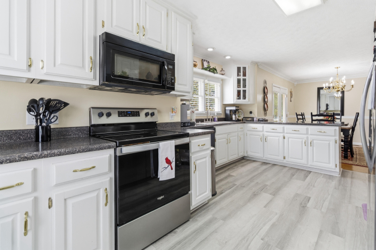 Listing Image 15