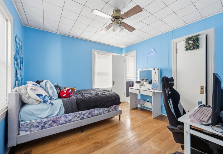 Listing Image 14