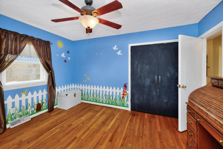 Listing Image 16