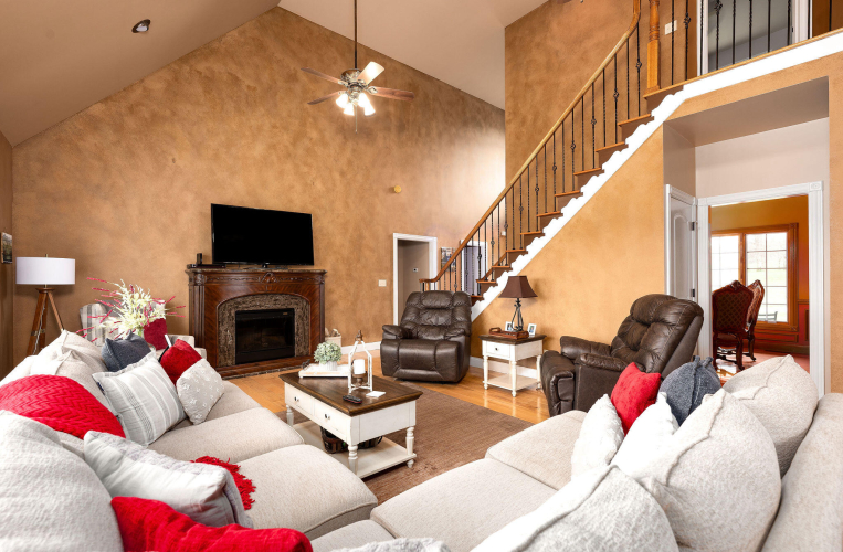 Listing Image 12