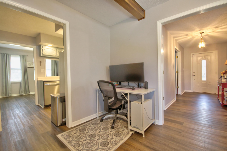 Listing Image 12