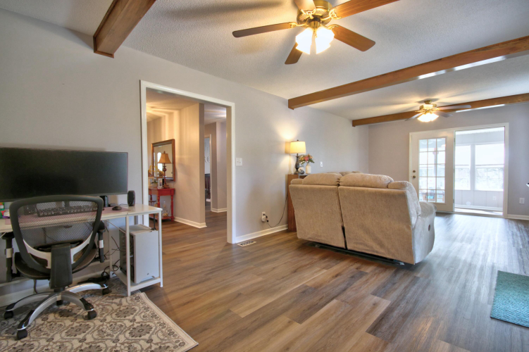 Listing Image 5