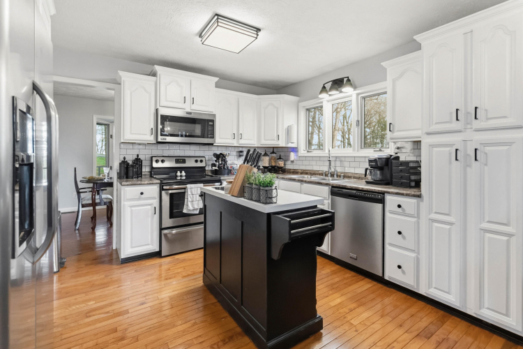Listing Image 13