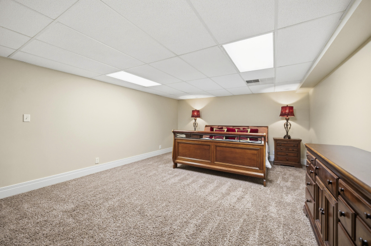 Listing Image 80
