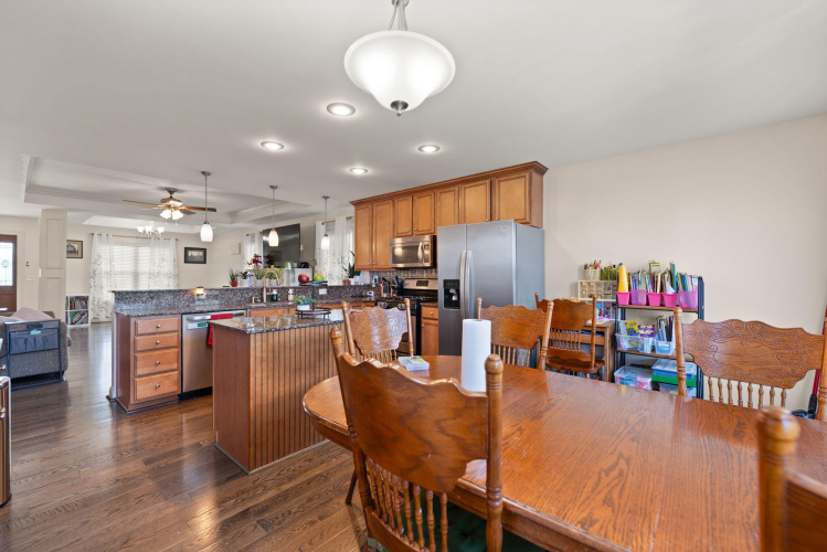 Listing Image 11