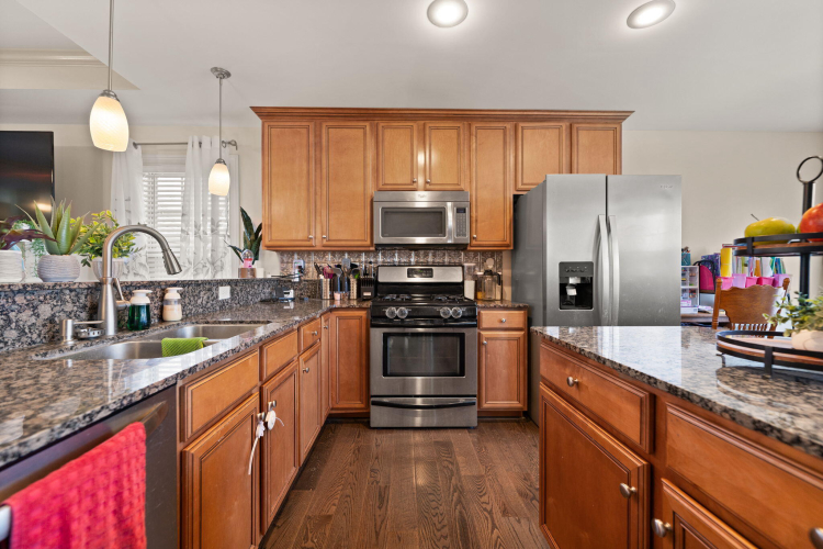 Listing Image 15