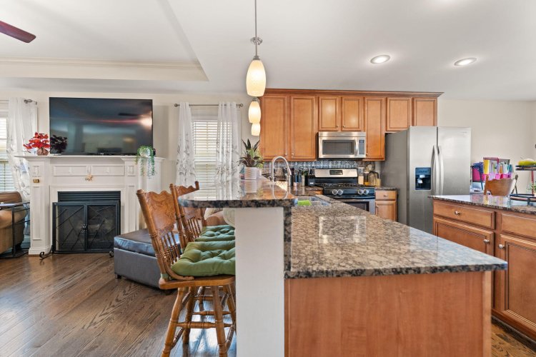 Listing Image 10