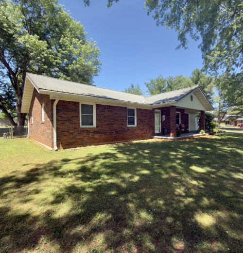 Listing Image 4