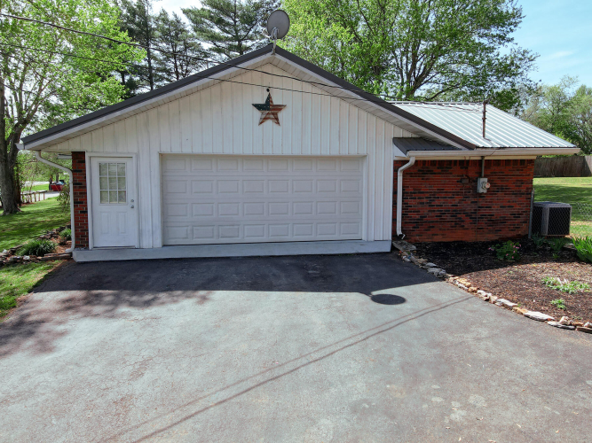 Listing Image 46