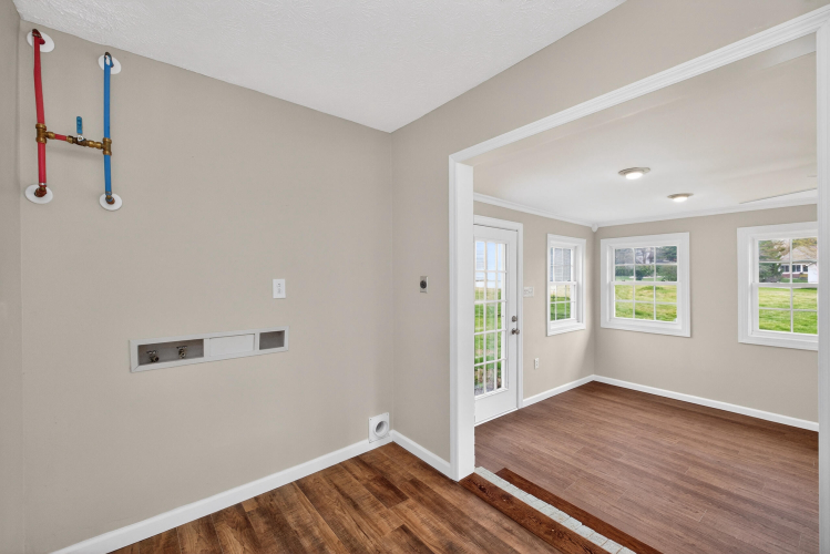 Listing Image 16
