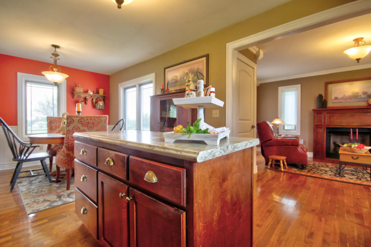 Listing Image 12