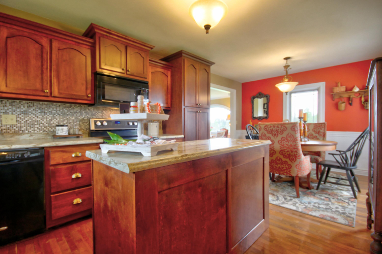 Listing Image 10