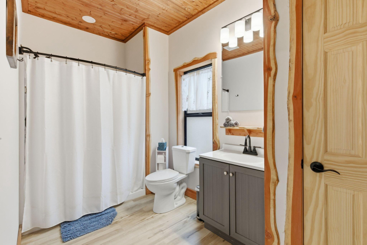 Listing Image 104