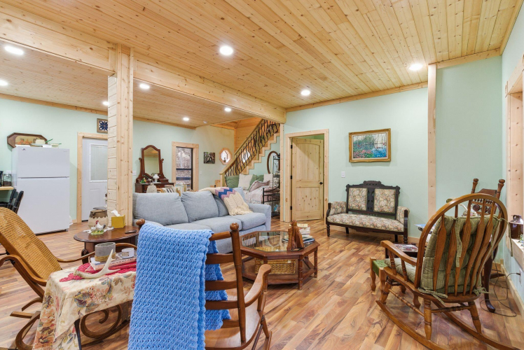 Listing Image 115