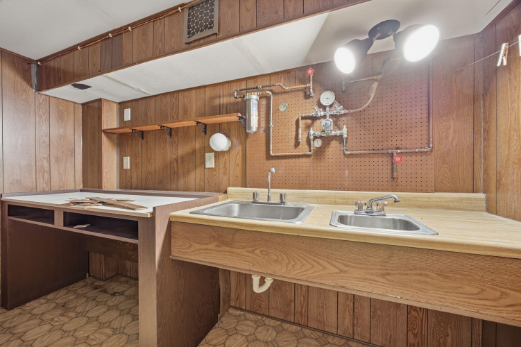 Listing Image 80