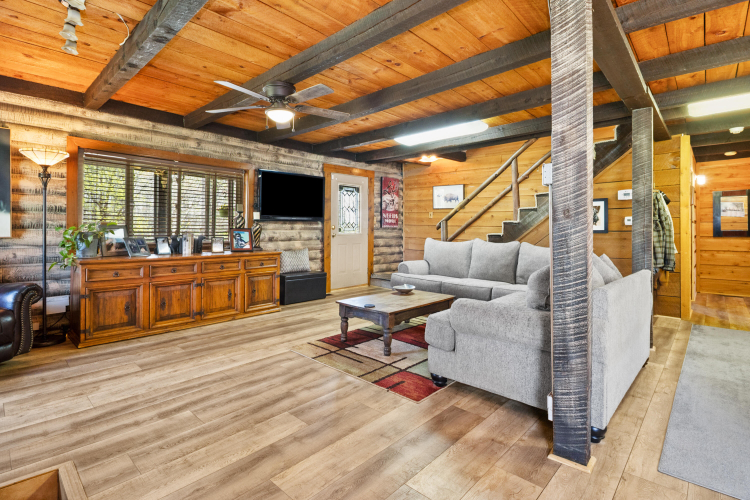 Listing Image 12