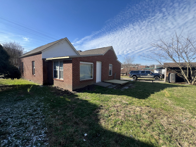 Listing Image 8