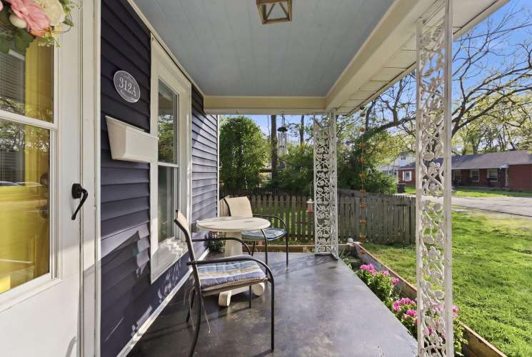 Listing Image 3