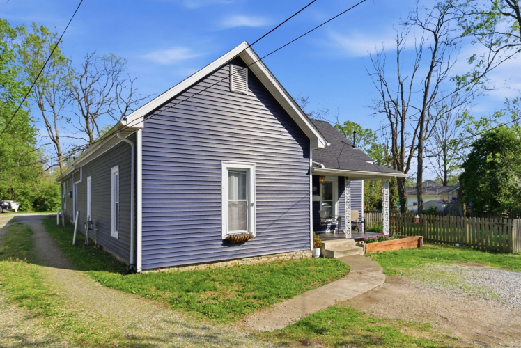 Listing Image 4