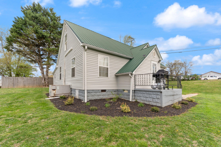 Listing Image 6