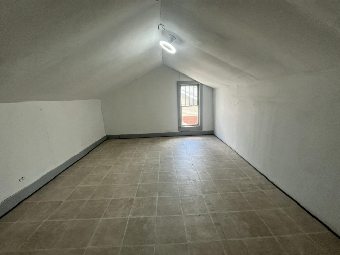 Listing Image 52