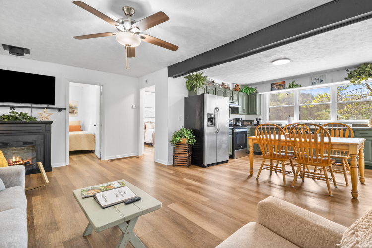 Listing Image 10