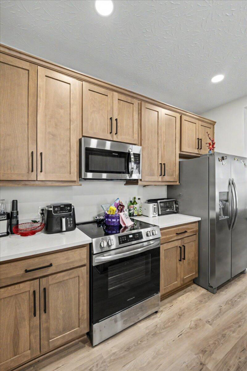 Listing Image 18