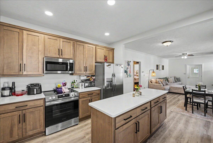 Listing Image 21