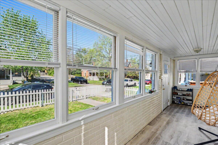 Listing Image 6