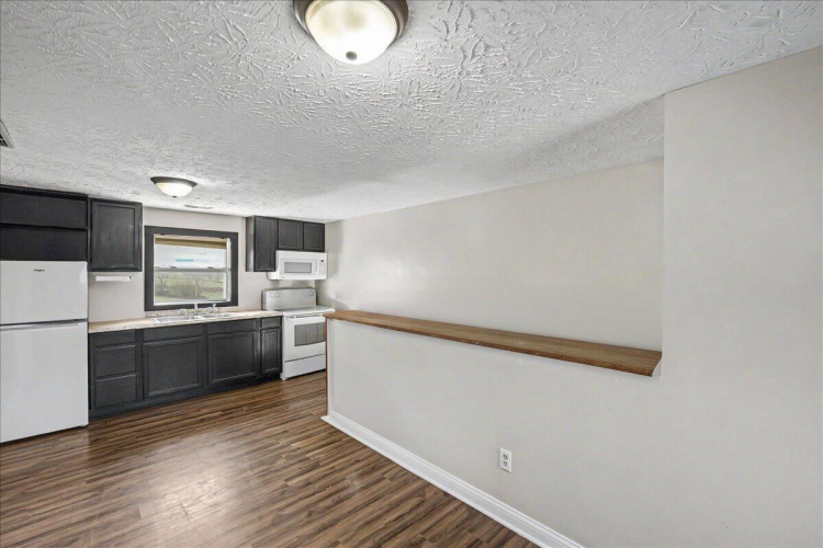 Listing Image 52